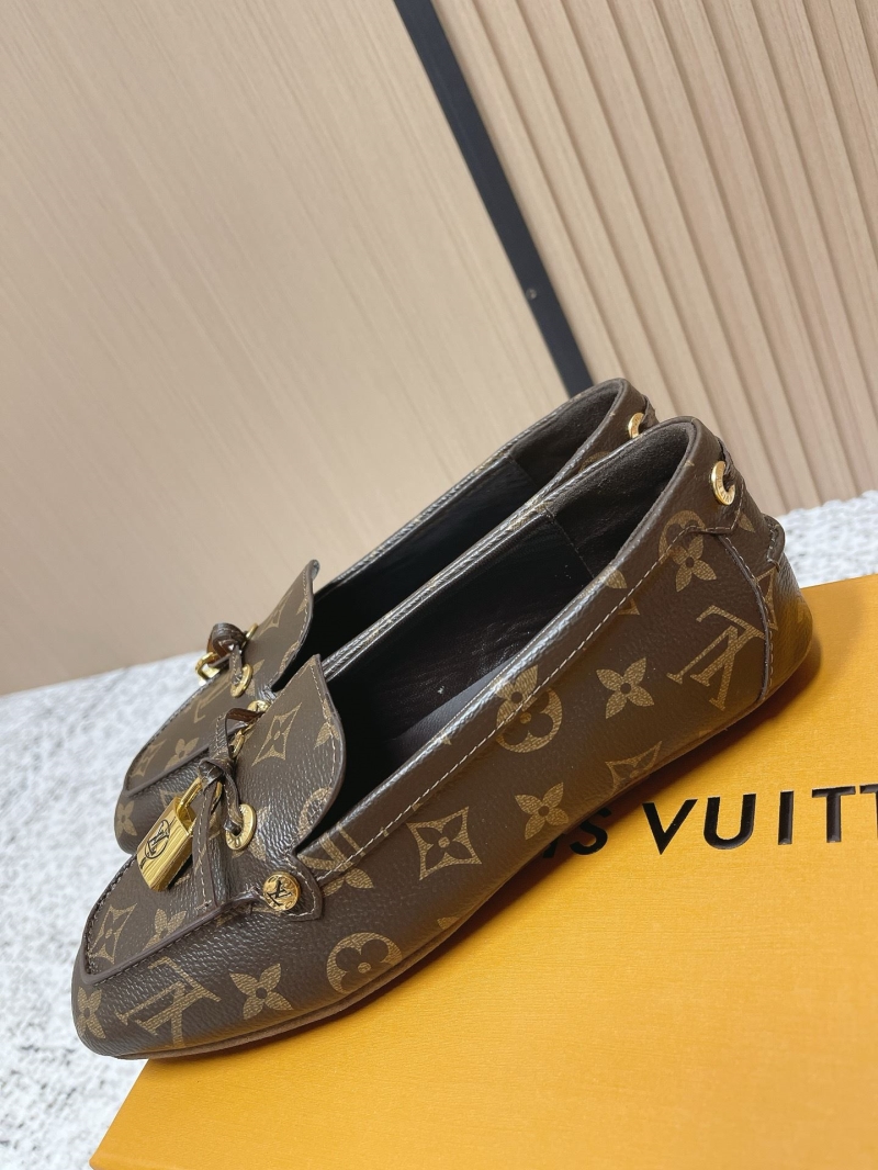 l0vis Vvtt0n loafers